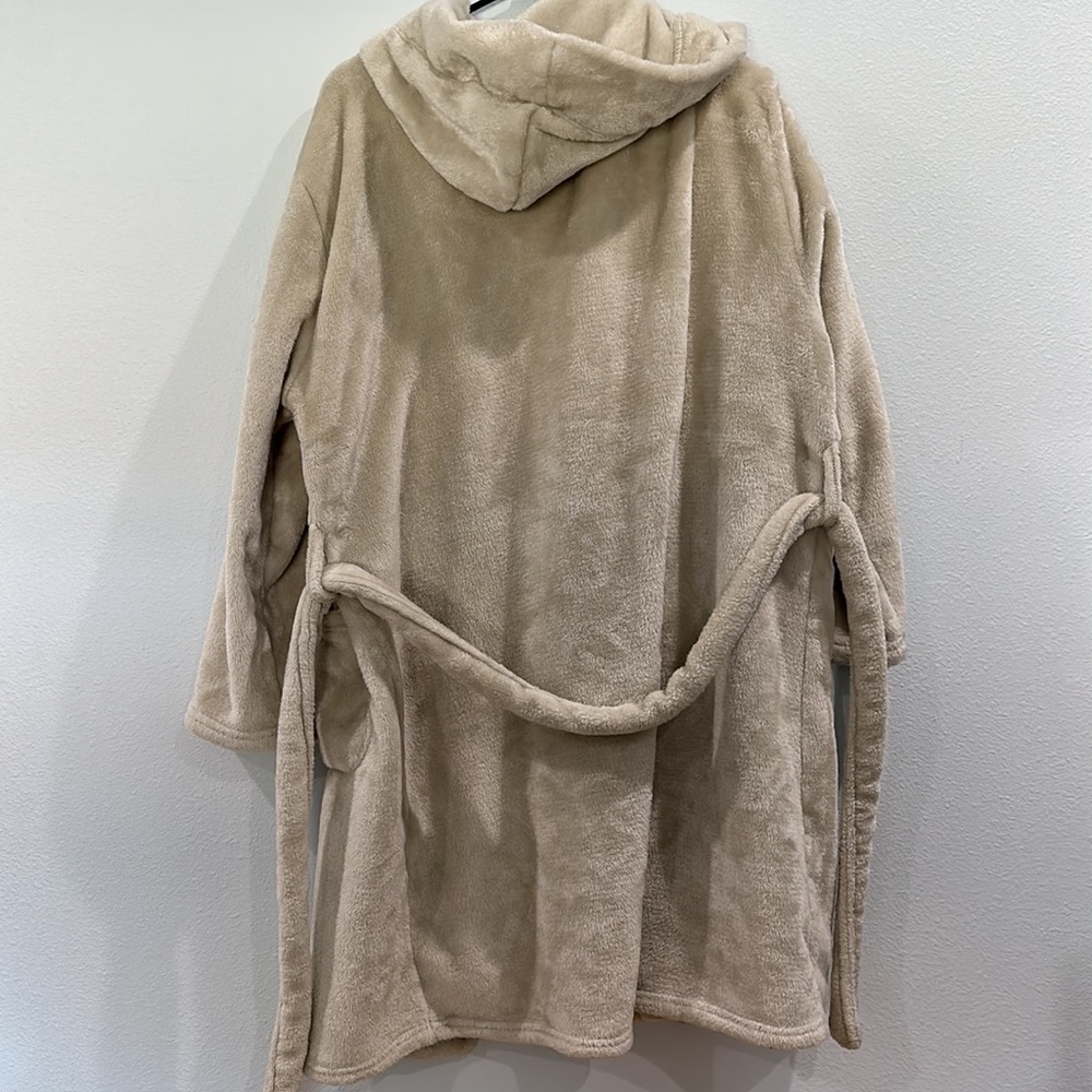 Summer & Rose faux fur hooded cozy robe cream ivory - Picture 9 of 9